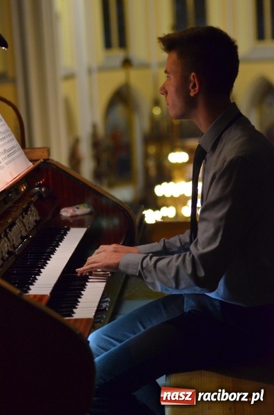 Zdjęcie w galerii na portalu naszraciborz.pl: Młodzi organiści zaprezentowali swoje umiejętności na Ostrogu  wiadomości z regionu