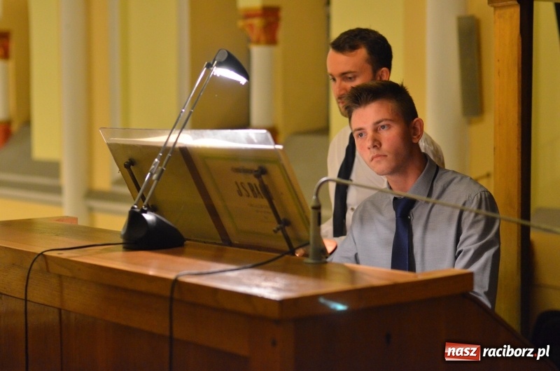 Zdjęcie w galerii na portalu naszraciborz.pl: Młodzi organiści zaprezentowali swoje umiejętności na Ostrogu  wiadomości z regionu