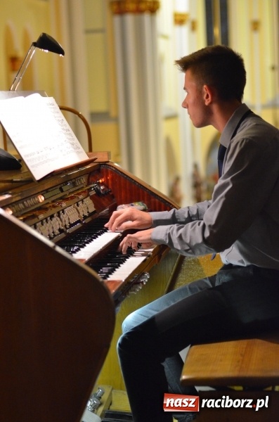 Zdjęcie w galerii na portalu naszraciborz.pl: Młodzi organiści zaprezentowali swoje umiejętności na Ostrogu  wiadomości z regionu