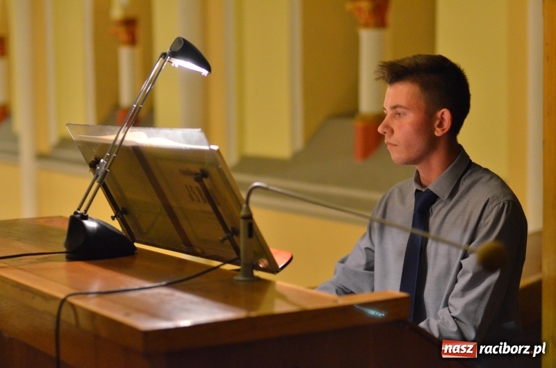 Zdjęcie w galerii na portalu naszraciborz.pl: Młodzi organiści zaprezentowali swoje umiejętności na Ostrogu  wiadomości z regionu