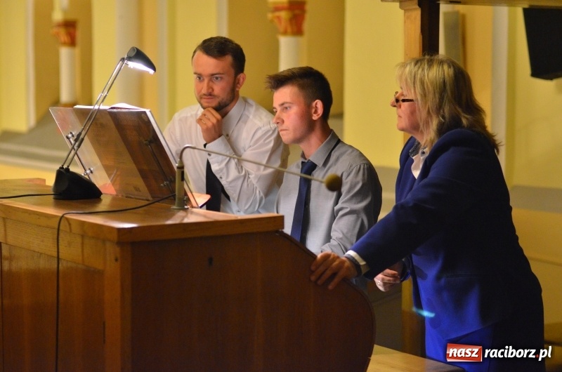 Zdjęcie w galerii na portalu naszraciborz.pl: Młodzi organiści zaprezentowali swoje umiejętności na Ostrogu  wiadomości z regionu