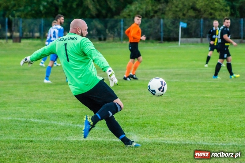 Zdjęcie w galerii na portalu naszraciborz.pl: Zawada Książęca kontra Rudy. Zwycięstwo rodziło się w bólach wiadomości z regionu