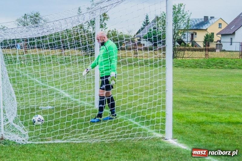 Zdjęcie w galerii na portalu naszraciborz.pl: Zawada Książęca kontra Rudy. Zwycięstwo rodziło się w bólach wiadomości z regionu
