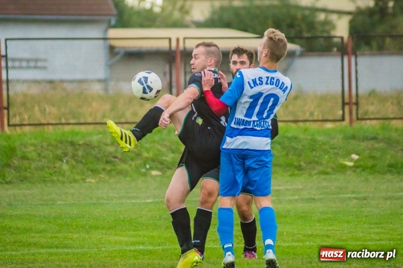 Zdjęcie w galerii na portalu naszraciborz.pl: Zawada Książęca kontra Rudy. Zwycięstwo rodziło się w bólach wiadomości z regionu