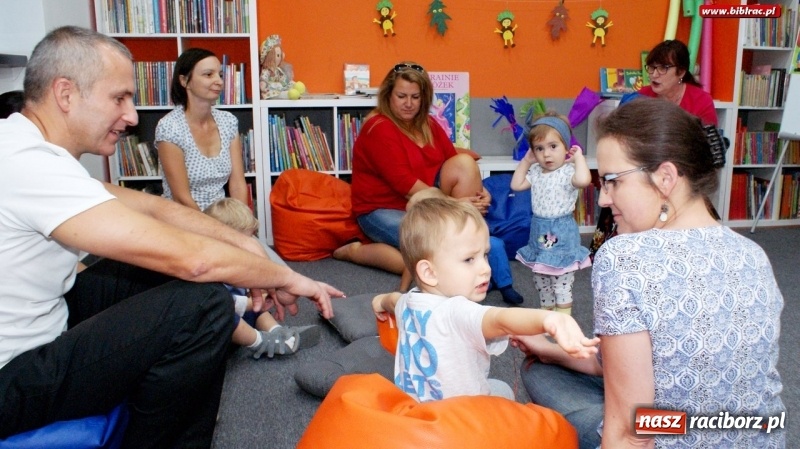 Zdjęcie w galerii na portalu naszraciborz.pl: Krasnoludki w Klubie Malucha w bibliotece na Ostrogu wiadomości z regionu