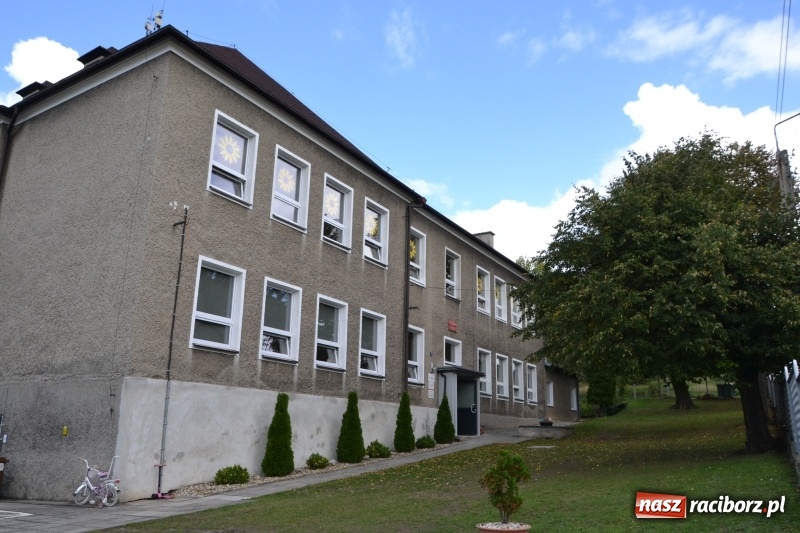 Zdjęcie w galerii na portalu naszraciborz.pl: W Owsiszczach otwarto klub Senior plus wiadomości z regionu