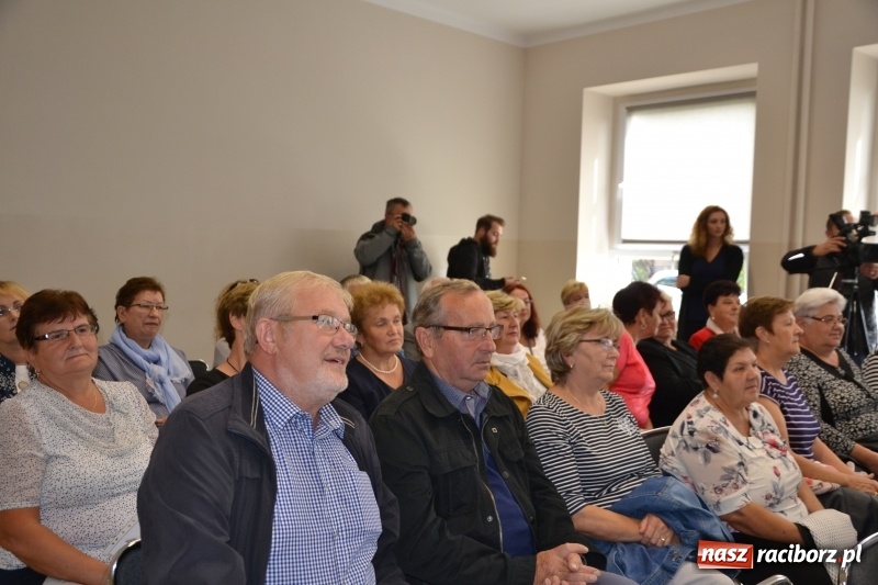 Zdjęcie w galerii na portalu naszraciborz.pl: W Owsiszczach otwarto klub Senior plus wiadomości z regionu