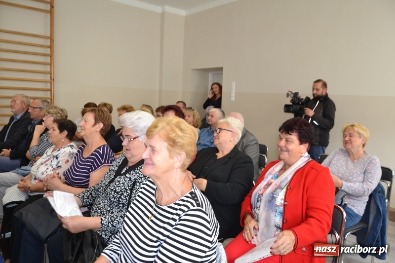 Zdjęcie w galerii na portalu naszraciborz.pl: W Owsiszczach otwarto klub Senior plus wiadomości z regionu