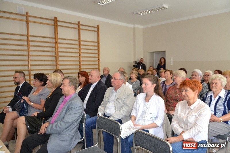 Zdjęcie w galerii na portalu naszraciborz.pl: W Owsiszczach otwarto klub Senior plus wiadomości z regionu