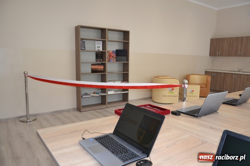 Zdjęcie w galerii na portalu naszraciborz.pl: W Owsiszczach otwarto klub Senior plus wiadomości z regionu