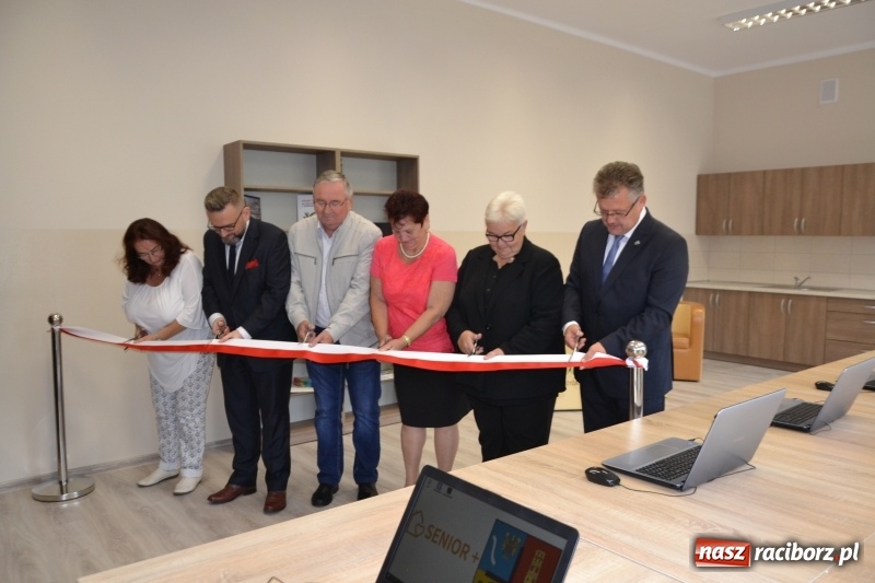 Zdjęcie w galerii na portalu naszraciborz.pl: W Owsiszczach otwarto klub Senior plus wiadomości z regionu