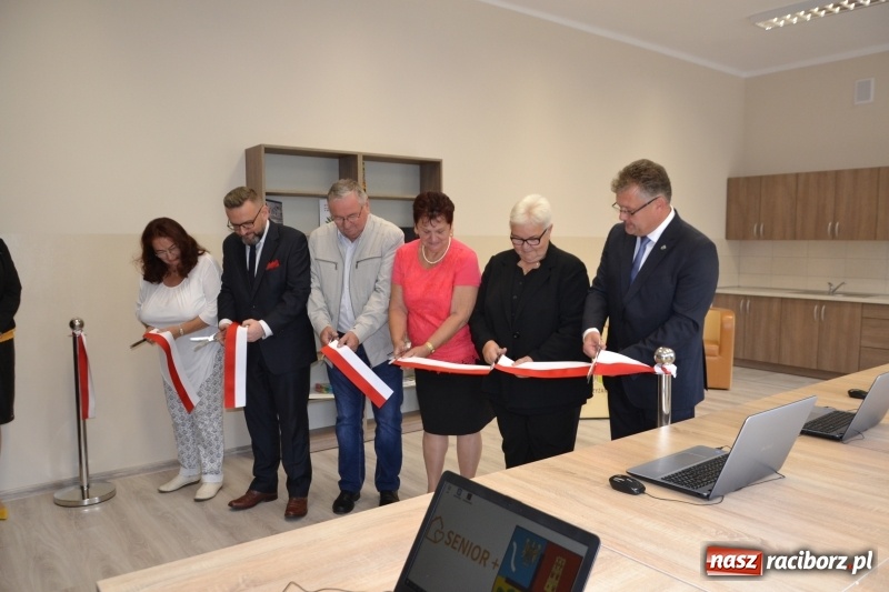 Zdjęcie w galerii na portalu naszraciborz.pl: W Owsiszczach otwarto klub Senior plus wiadomości z regionu