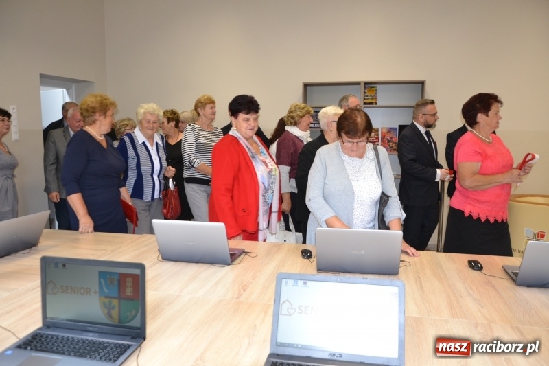 Zdjęcie w galerii na portalu naszraciborz.pl: W Owsiszczach otwarto klub Senior plus wiadomości z regionu
