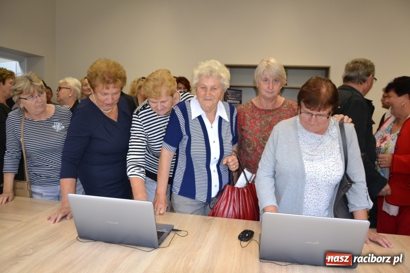 Zdjęcie w galerii na portalu naszraciborz.pl: W Owsiszczach otwarto klub Senior plus wiadomości z regionu