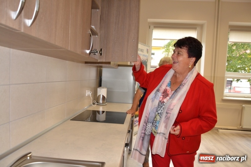 Zdjęcie w galerii na portalu naszraciborz.pl: W Owsiszczach otwarto klub Senior plus wiadomości z regionu