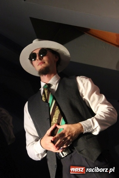 Zdjęcie w galerii na portalu naszraciborz.pl: Kabaret Za Mało Duży debiutuje na scenie  wiadomości z regionu