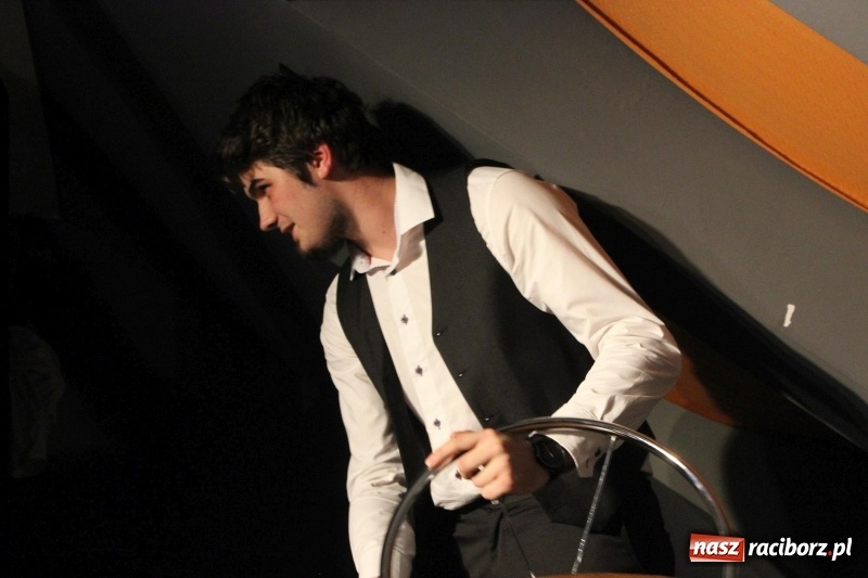 Zdjęcie w galerii na portalu naszraciborz.pl: Kabaret Za Mało Duży debiutuje na scenie  wiadomości z regionu