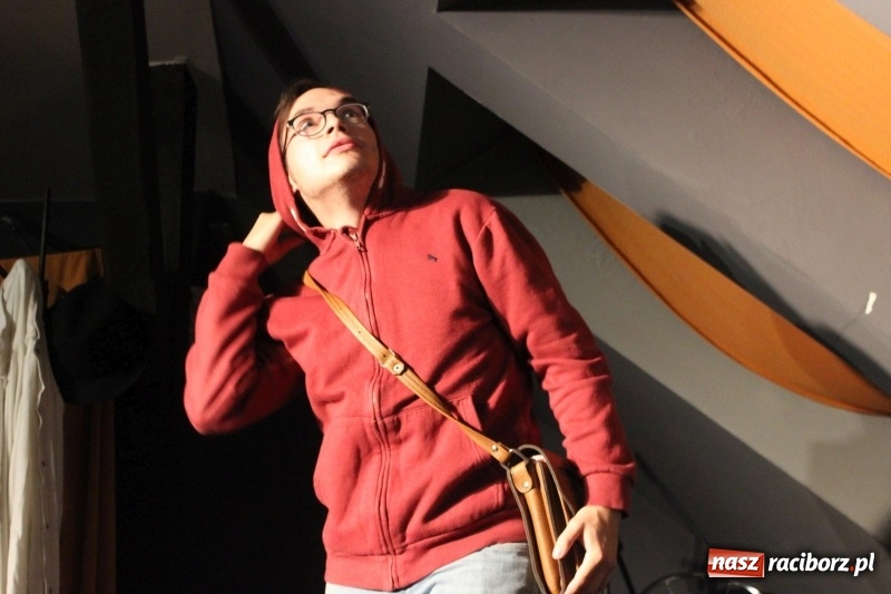 Zdjęcie w galerii na portalu naszraciborz.pl: Kabaret Za Mało Duży debiutuje na scenie  wiadomości z regionu