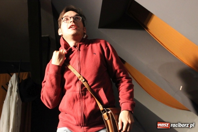 Zdjęcie w galerii na portalu naszraciborz.pl: Kabaret Za Mało Duży debiutuje na scenie  wiadomości z regionu