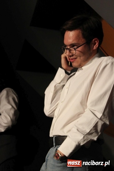 Zdjęcie w galerii na portalu naszraciborz.pl: Kabaret Za Mało Duży debiutuje na scenie  wiadomości z regionu