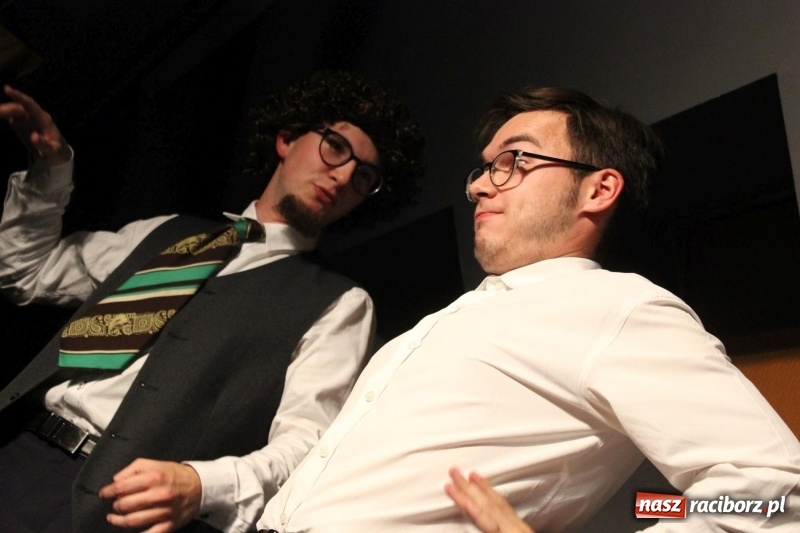 Zdjęcie w galerii na portalu naszraciborz.pl: Kabaret Za Mało Duży debiutuje na scenie  wiadomości z regionu
