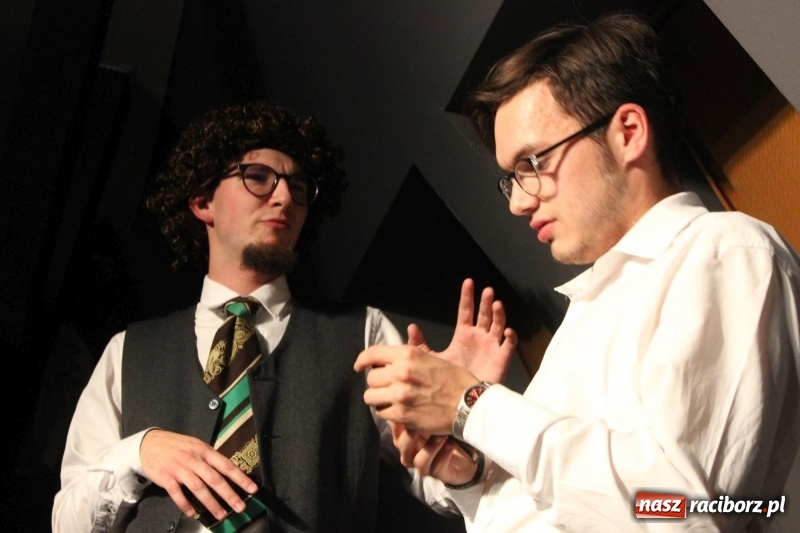 Zdjęcie w galerii na portalu naszraciborz.pl: Kabaret Za Mało Duży debiutuje na scenie  wiadomości z regionu