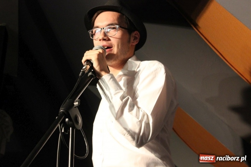 Zdjęcie w galerii na portalu naszraciborz.pl: Kabaret Za Mało Duży debiutuje na scenie  wiadomości z regionu
