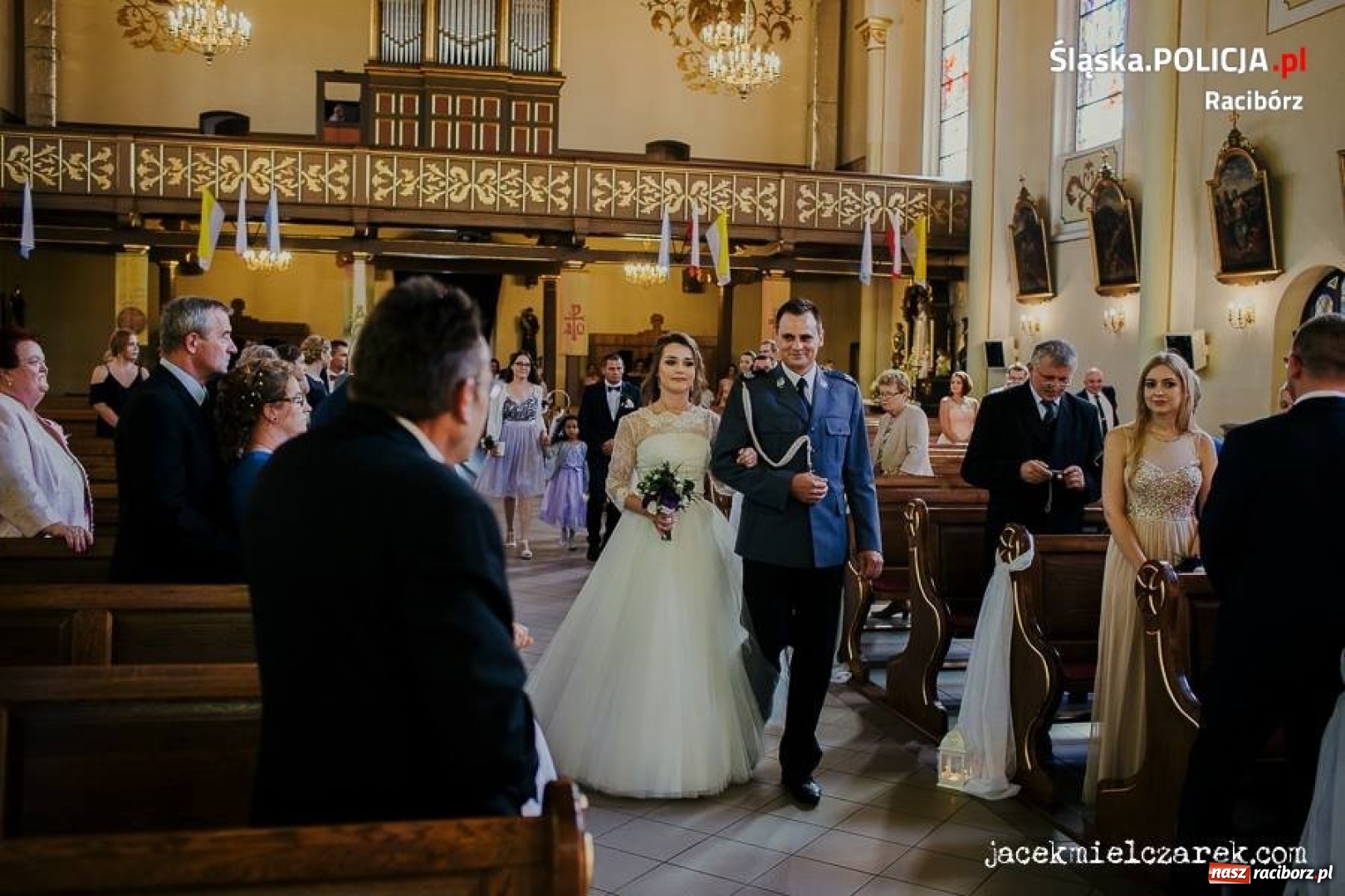 Zdjęcie w galerii na portalu naszraciborz.pl: Kompania honorowa na ślubie raciborskiego policjanta  wiadomości z regionu