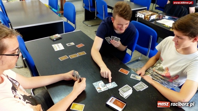 Zdjęcie w galerii na portalu naszraciborz.pl: I urodziny Klubu Gier Planszowych w raciborskiej bibliotece wiadomości z regionu