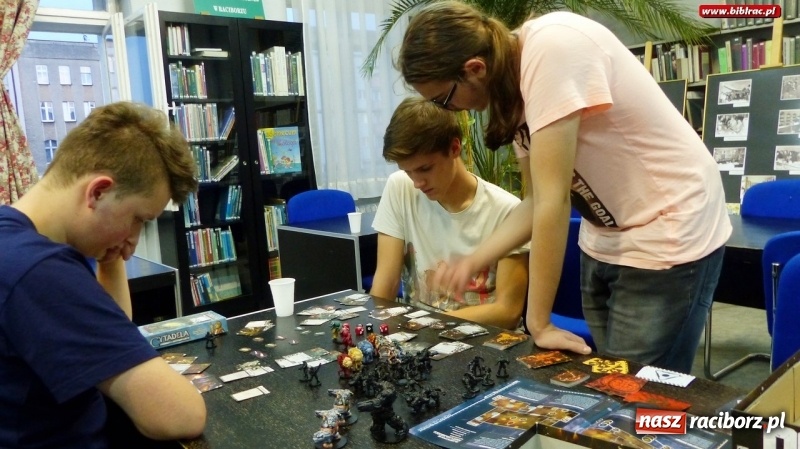 Zdjęcie w galerii na portalu naszraciborz.pl: I urodziny Klubu Gier Planszowych w raciborskiej bibliotece wiadomości z regionu