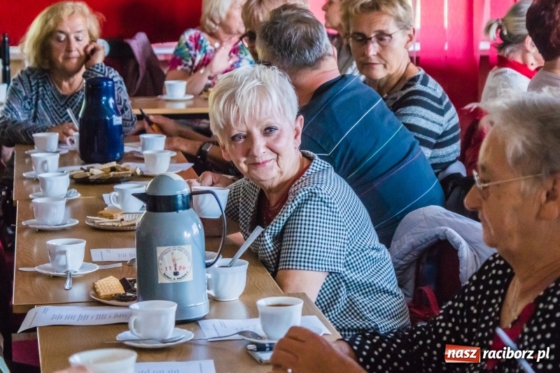 Zdjęcie w galerii na portalu naszraciborz.pl: Raciborscy emeryci i renciści świętowali stulecie Niepodległości w Sokole wiadomości z regionu