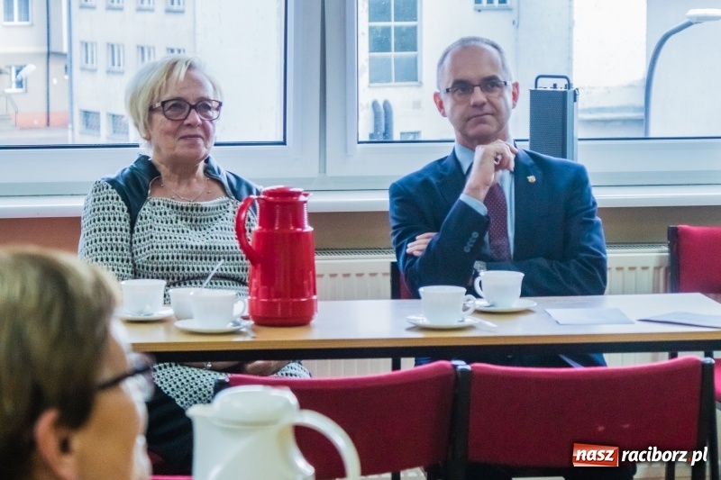 Zdjęcie w galerii na portalu naszraciborz.pl: Raciborscy emeryci i renciści świętowali stulecie Niepodległości w Sokole wiadomości z regionu