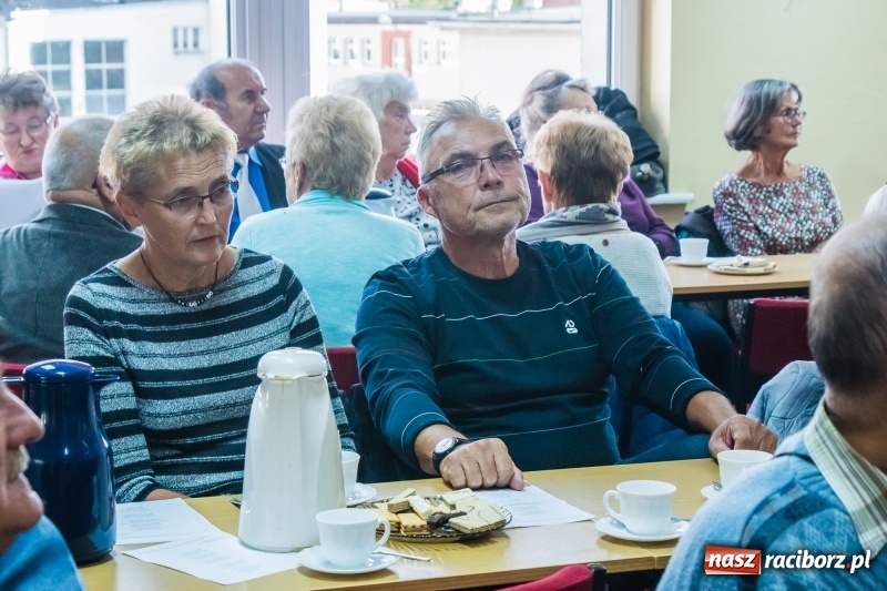 Zdjęcie w galerii na portalu naszraciborz.pl: Raciborscy emeryci i renciści świętowali stulecie Niepodległości w Sokole wiadomości z regionu