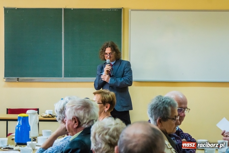 Zdjęcie w galerii na portalu naszraciborz.pl: Raciborscy emeryci i renciści świętowali stulecie Niepodległości w Sokole wiadomości z regionu