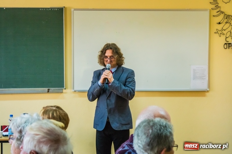 Zdjęcie w galerii na portalu naszraciborz.pl: Raciborscy emeryci i renciści świętowali stulecie Niepodległości w Sokole wiadomości z regionu