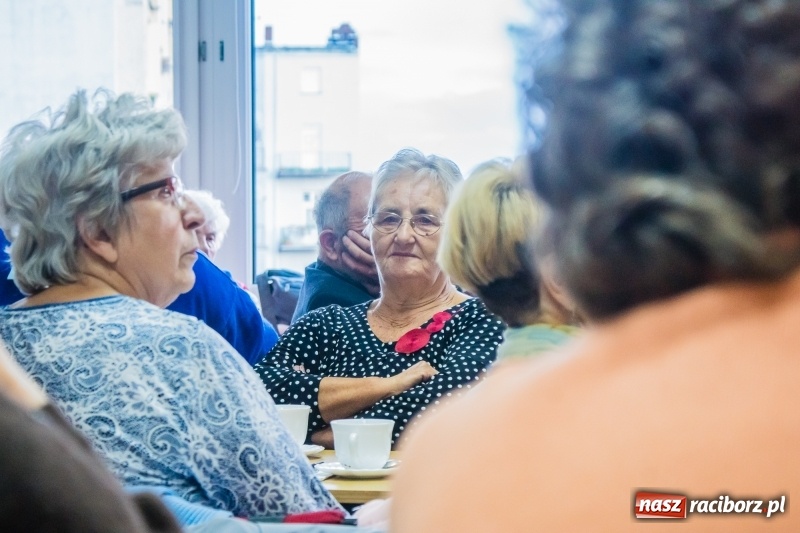Zdjęcie w galerii na portalu naszraciborz.pl: Raciborscy emeryci i renciści świętowali stulecie Niepodległości w Sokole wiadomości z regionu