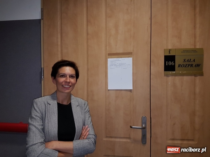 Zdjęcie w galerii na portalu naszraciborz.pl: Betonowy układ na wokandzie. Sąd w trybie wyborczym oddalił powództwo Mirosława Lenka przeciwko Annie Ronin  wiadomości z regionu