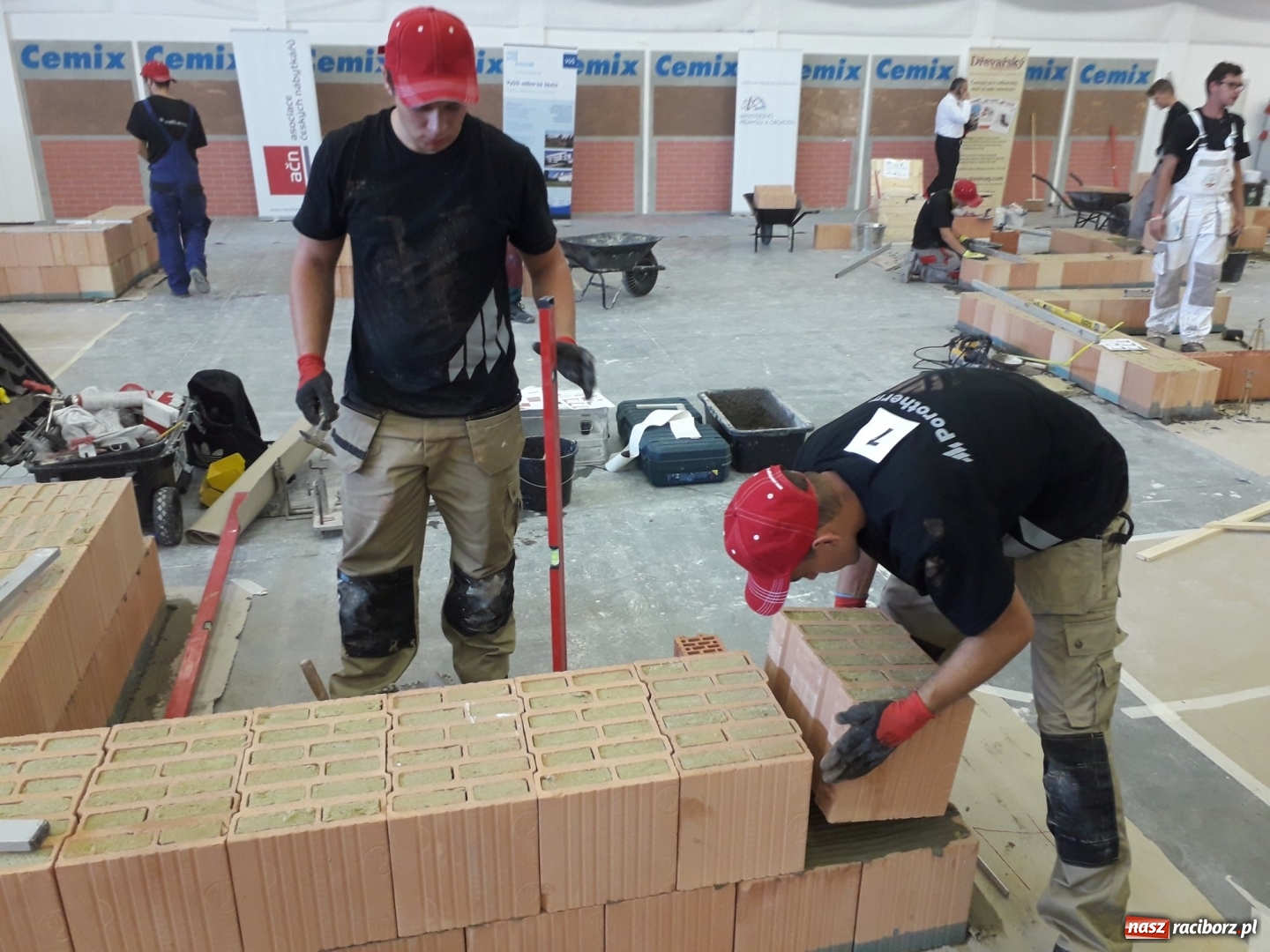 Zdjęcie w galerii na portalu naszraciborz.pl: Trzecie miejsce uczniów CKZiU nr 1 w Pradze  wiadomości z regionu