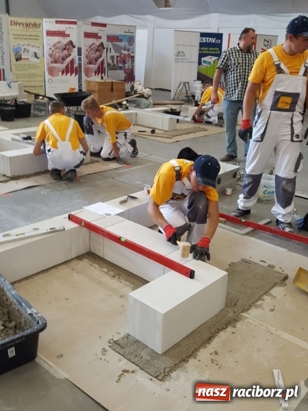 Zdjęcie w galerii na portalu naszraciborz.pl: Trzecie miejsce uczniów CKZiU nr 1 w Pradze  wiadomości z regionu