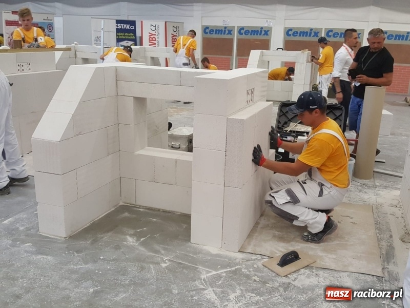 Zdjęcie w galerii na portalu naszraciborz.pl: Trzecie miejsce uczniów CKZiU nr 1 w Pradze  wiadomości z regionu