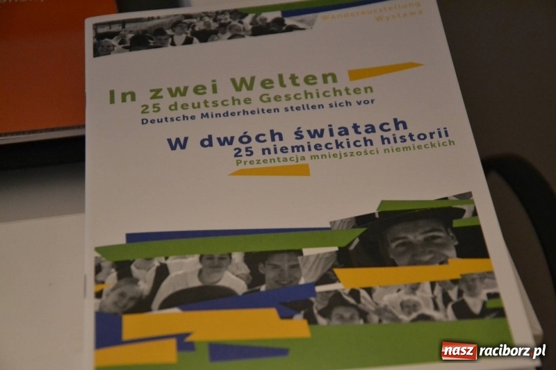 Zdjęcie w galerii na portalu naszraciborz.pl: W dwóch światach. 25 niemieckich historii. Prezentacja mniejszości niemieckich na zamku  wiadomości z regionu