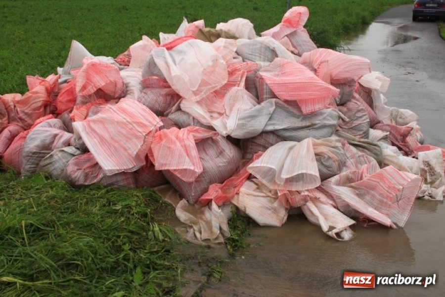 Zdjęcie w galerii na portalu naszraciborz.pl: W okolicach Zawady kolejny przeciek wiadomości z regionu