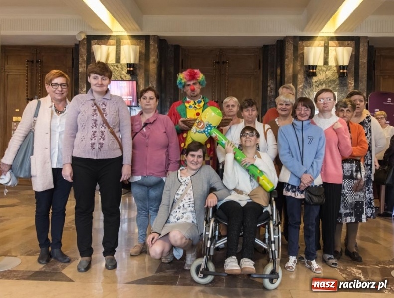 Zdjęcie w galerii na portalu naszraciborz.pl: PUMA 2018. Raciborzanie pokazali sztukę o Chrystusie wiadomości z regionu