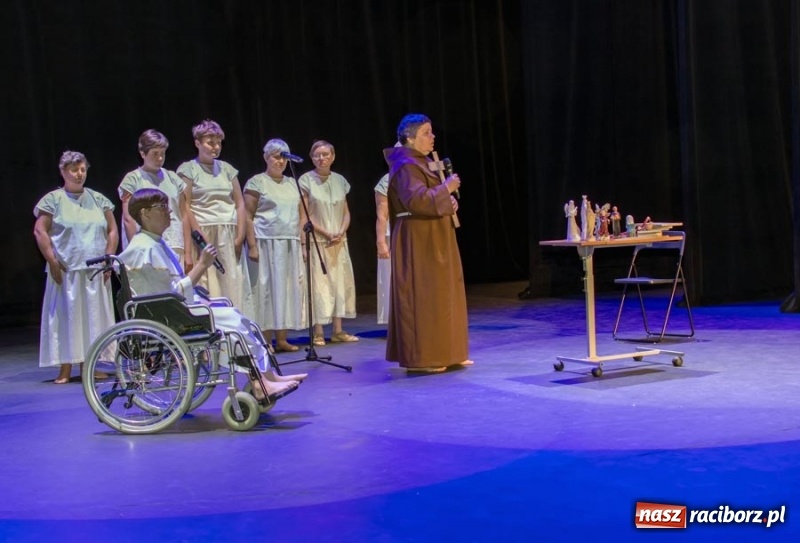 Zdjęcie w galerii na portalu naszraciborz.pl: PUMA 2018. Raciborzanie pokazali sztukę o Chrystusie wiadomości z regionu