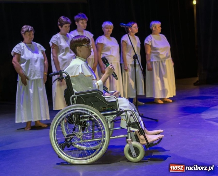 Zdjęcie w galerii na portalu naszraciborz.pl: PUMA 2018. Raciborzanie pokazali sztukę o Chrystusie wiadomości z regionu