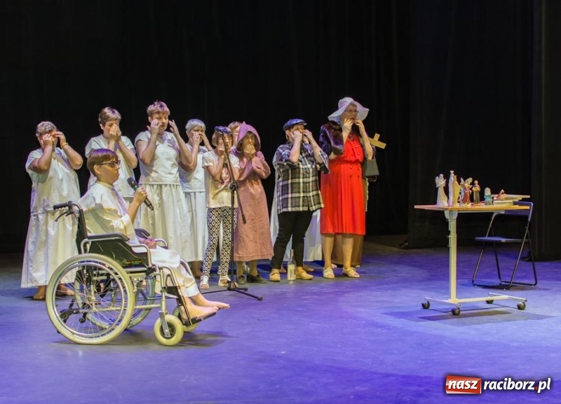 Zdjęcie w galerii na portalu naszraciborz.pl: PUMA 2018. Raciborzanie pokazali sztukę o Chrystusie wiadomości z regionu