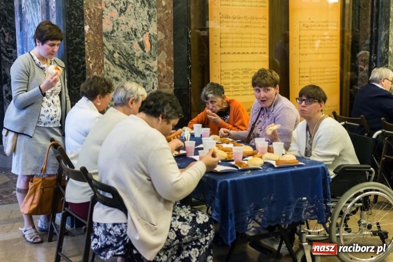 Zdjęcie w galerii na portalu naszraciborz.pl: PUMA 2018. Raciborzanie pokazali sztukę o Chrystusie wiadomości z regionu
