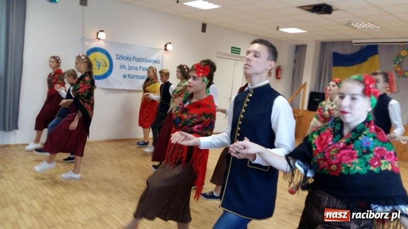 Zdjęcie w galerii na portalu naszraciborz.pl: Kornowac. Przez taniec do wiedzy i przyjaźni  wiadomości z regionu