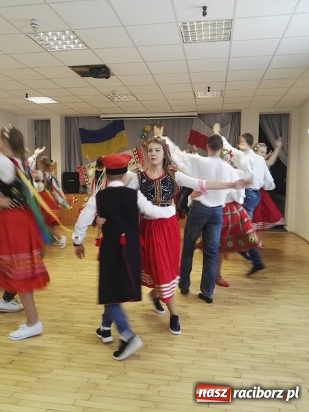 Zdjęcie w galerii na portalu naszraciborz.pl: Kornowac. Przez taniec do wiedzy i przyjaźni  wiadomości z regionu