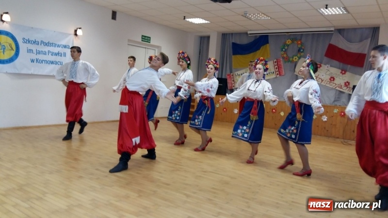 Zdjęcie w galerii na portalu naszraciborz.pl: Kornowac. Przez taniec do wiedzy i przyjaźni  wiadomości z regionu